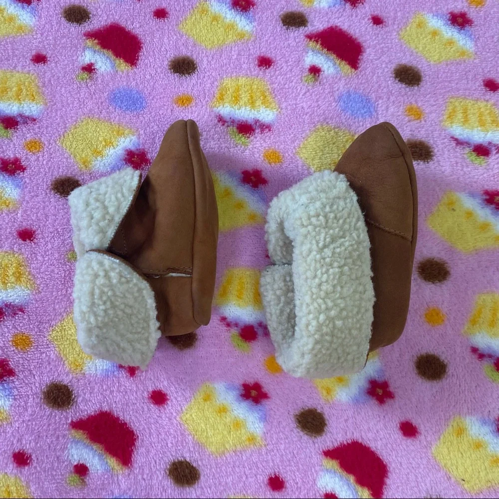 Zara mini baby shearling suede moccasins